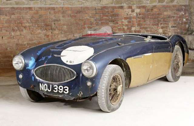 300 millió forint a tragikus sorsú Austin versenyautóért