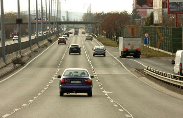 Teszünk a szabályokra: kit érdekel a jobbra tarts?