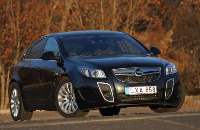 270 km/óra 508 ezer Ft-ért? Opel Insignia OPC Unlimited teszt
