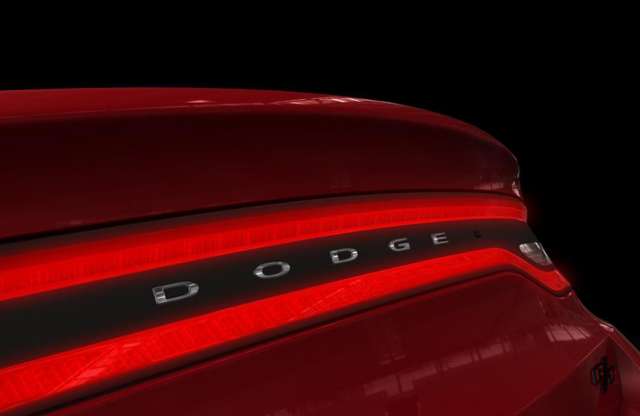 Vörös hangulatvilágítással sokkol a Dodge Dart
