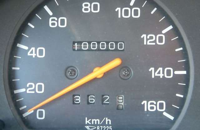 Vége a km-óra pörgetésnek? Januártól hivatalosan rögzítik!