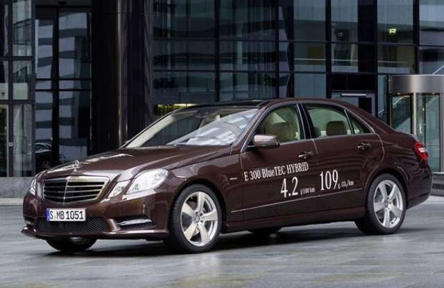 Hibridhajtású Mercedes E-osztály – szeptembertől a piacon