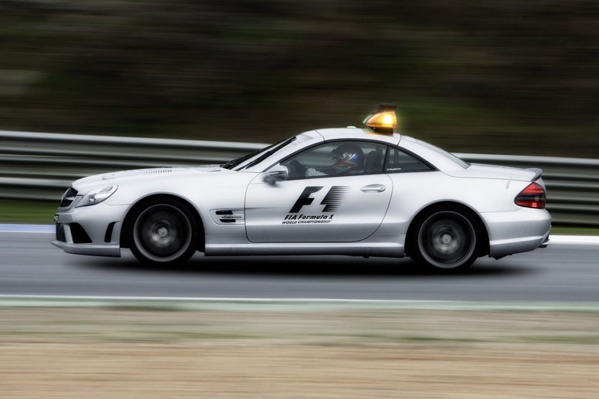 MERCEDES-BENZ SL-OSZTÁLY