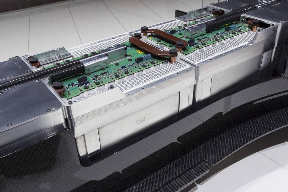 MERCEDES-BENZ SLS-OSZTÁLY