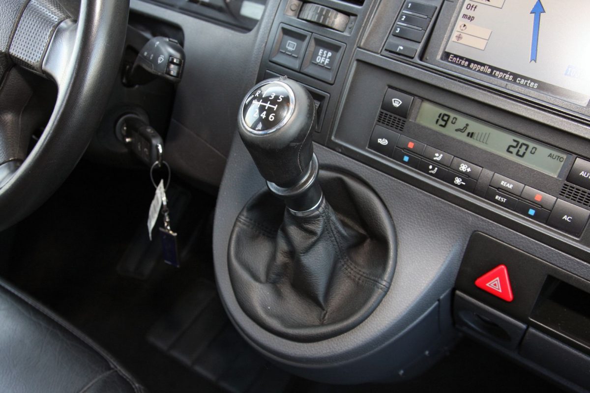 VOLKSWAGEN CARAVELLE