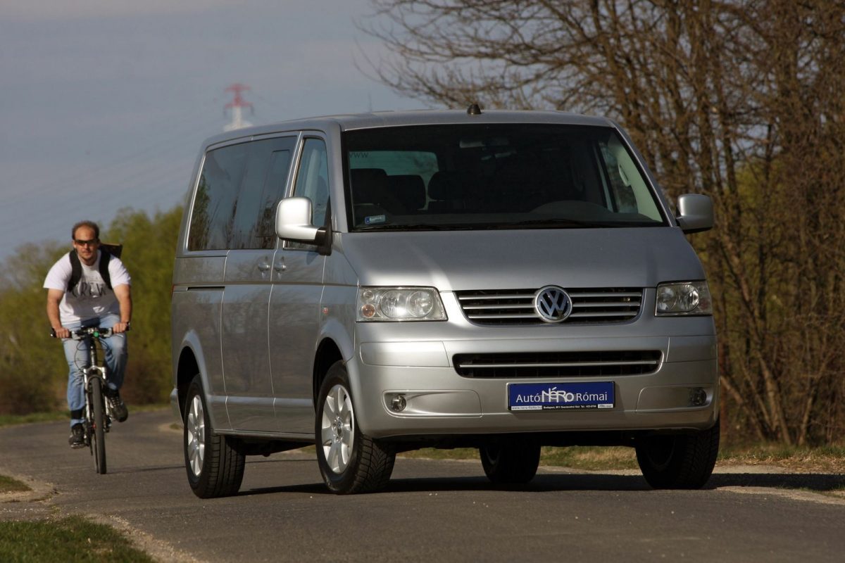 VOLKSWAGEN CARAVELLE