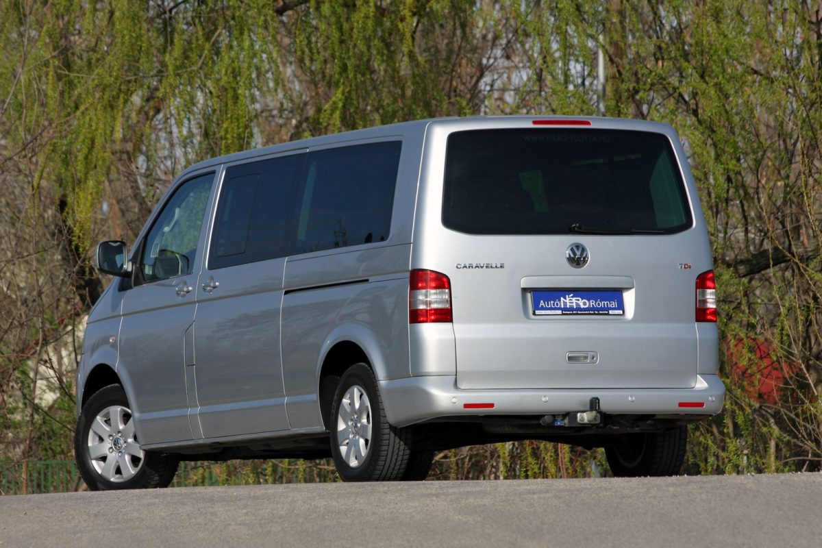 VOLKSWAGEN CARAVELLE