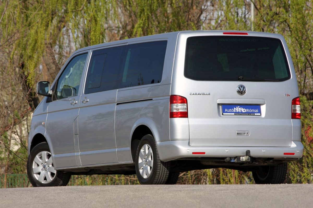 VOLKSWAGEN CARAVELLE