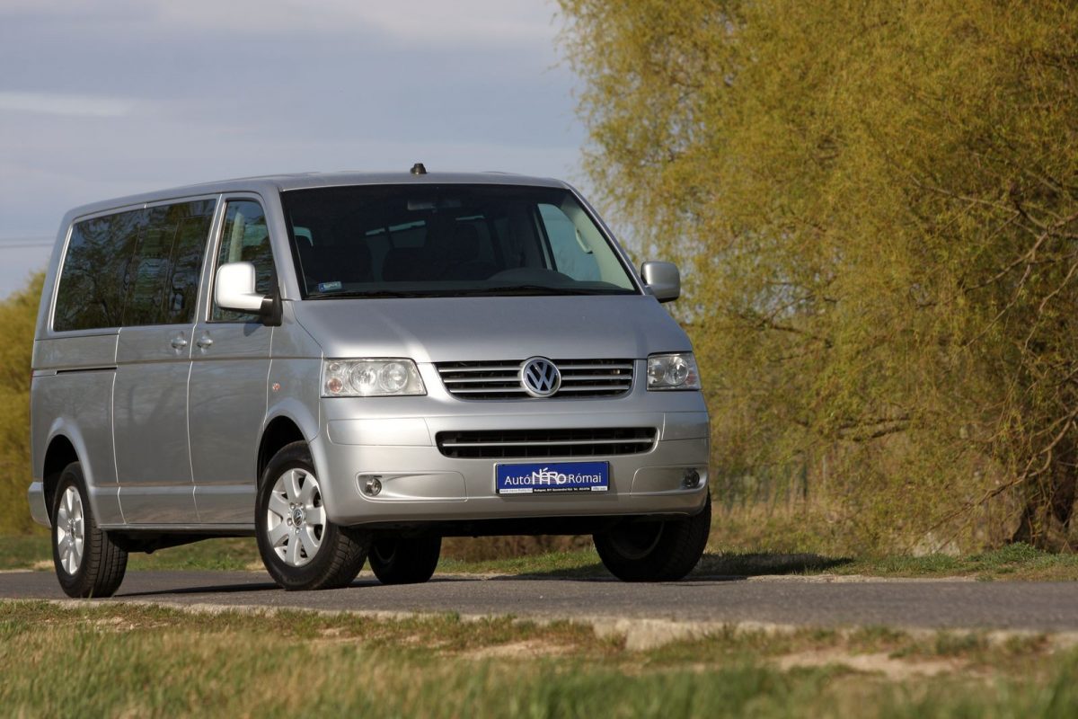 VOLKSWAGEN CARAVELLE