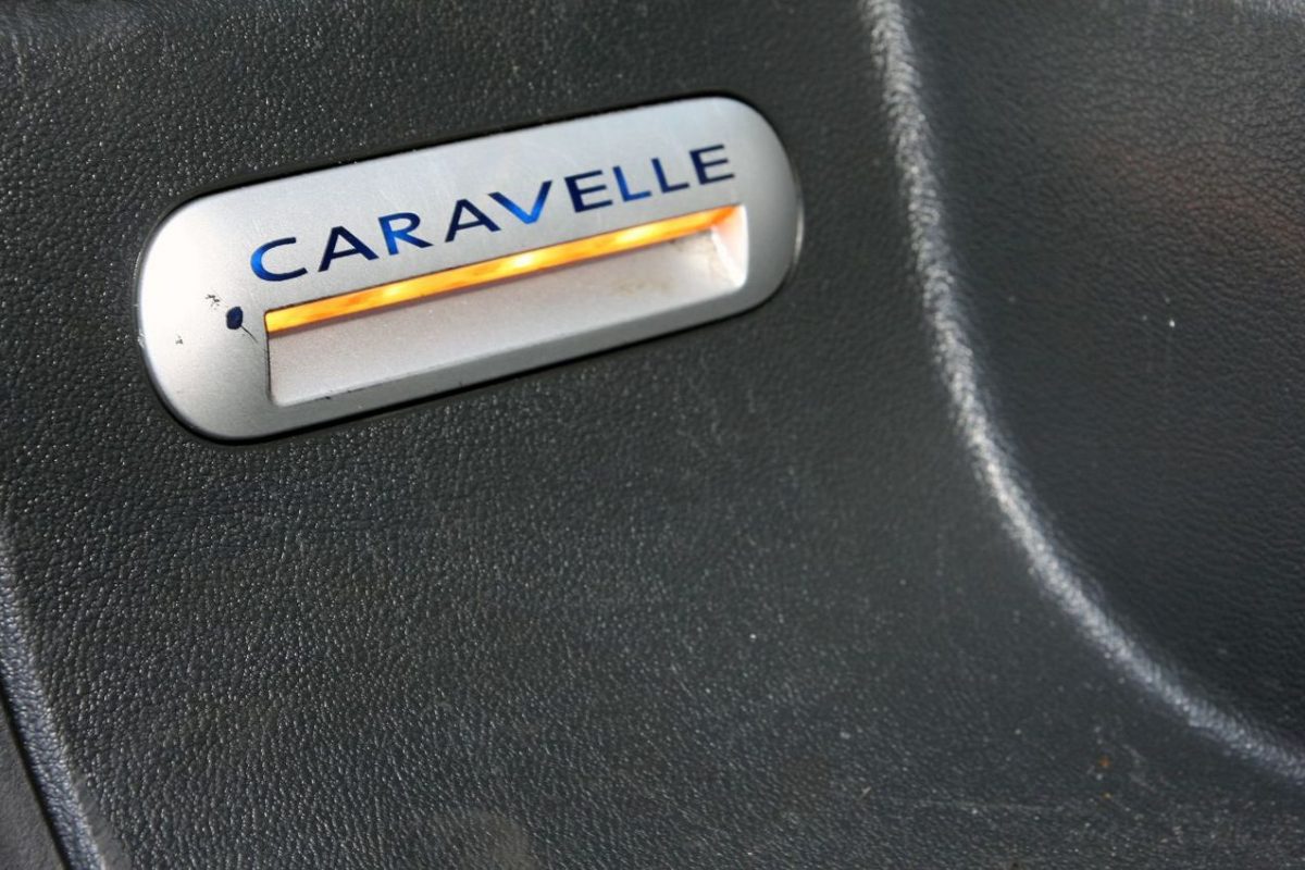 VOLKSWAGEN CARAVELLE