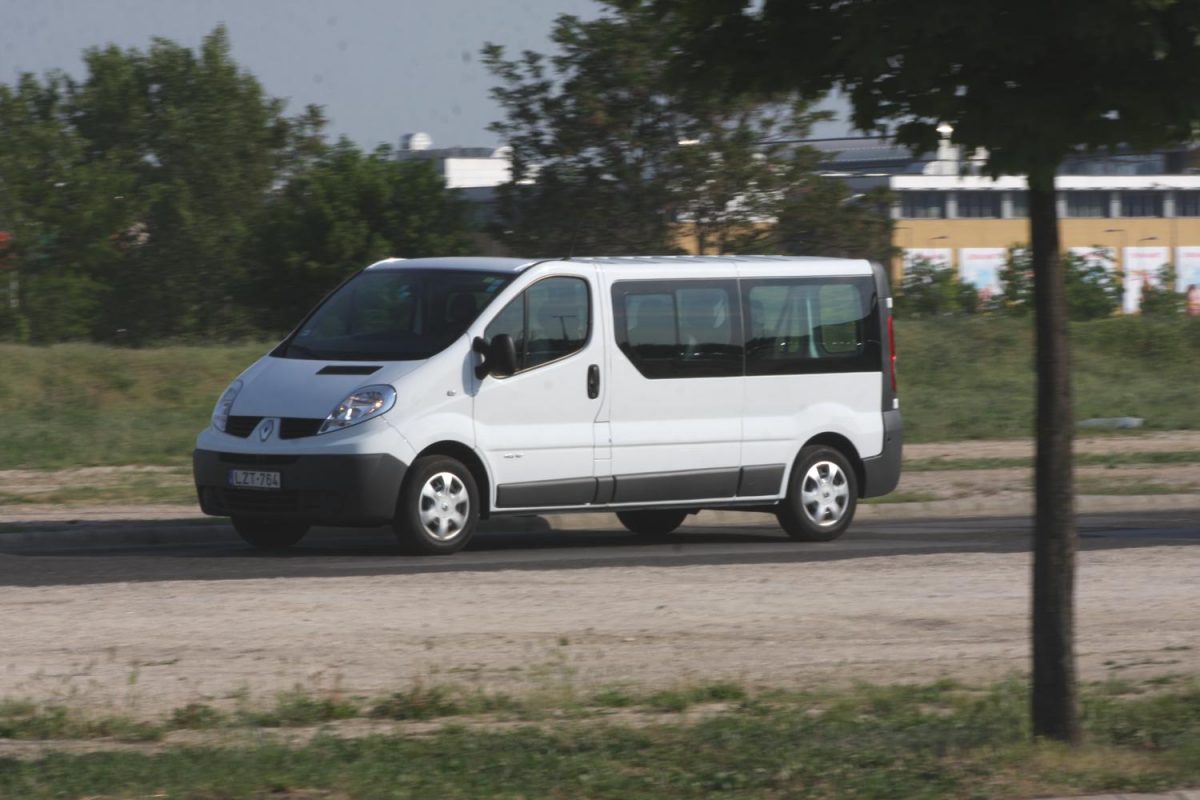 RENAULT TRAFIC