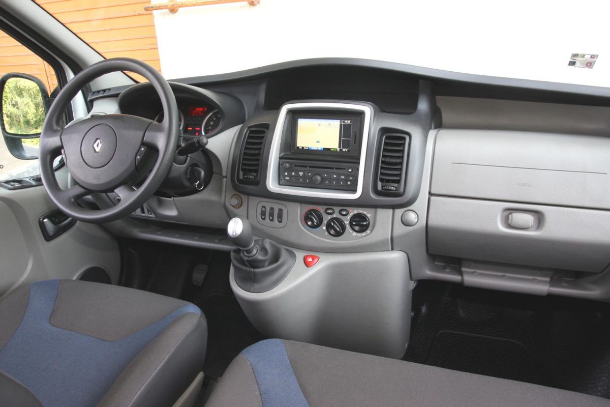 RENAULT TRAFIC