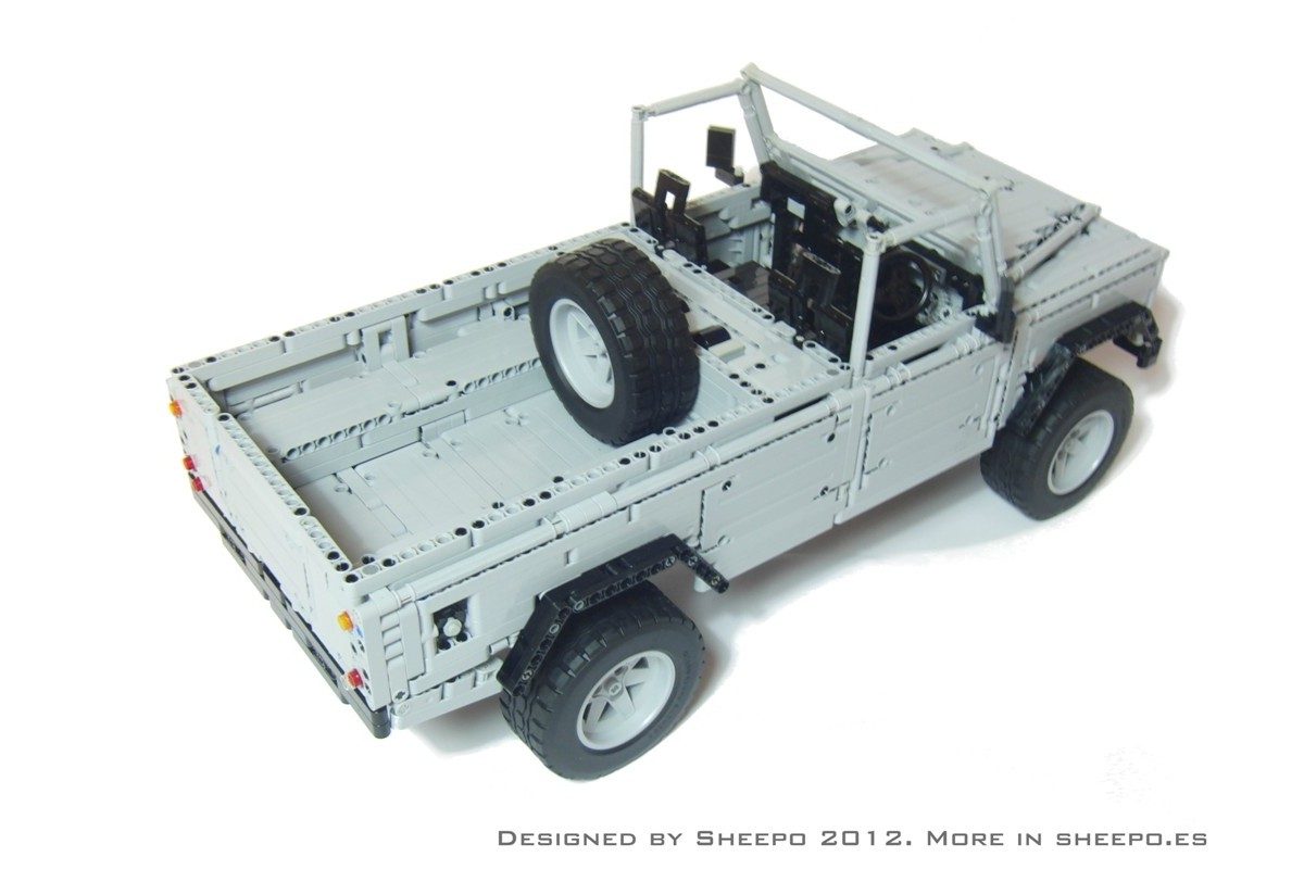 LAND ROVER DEFENDER