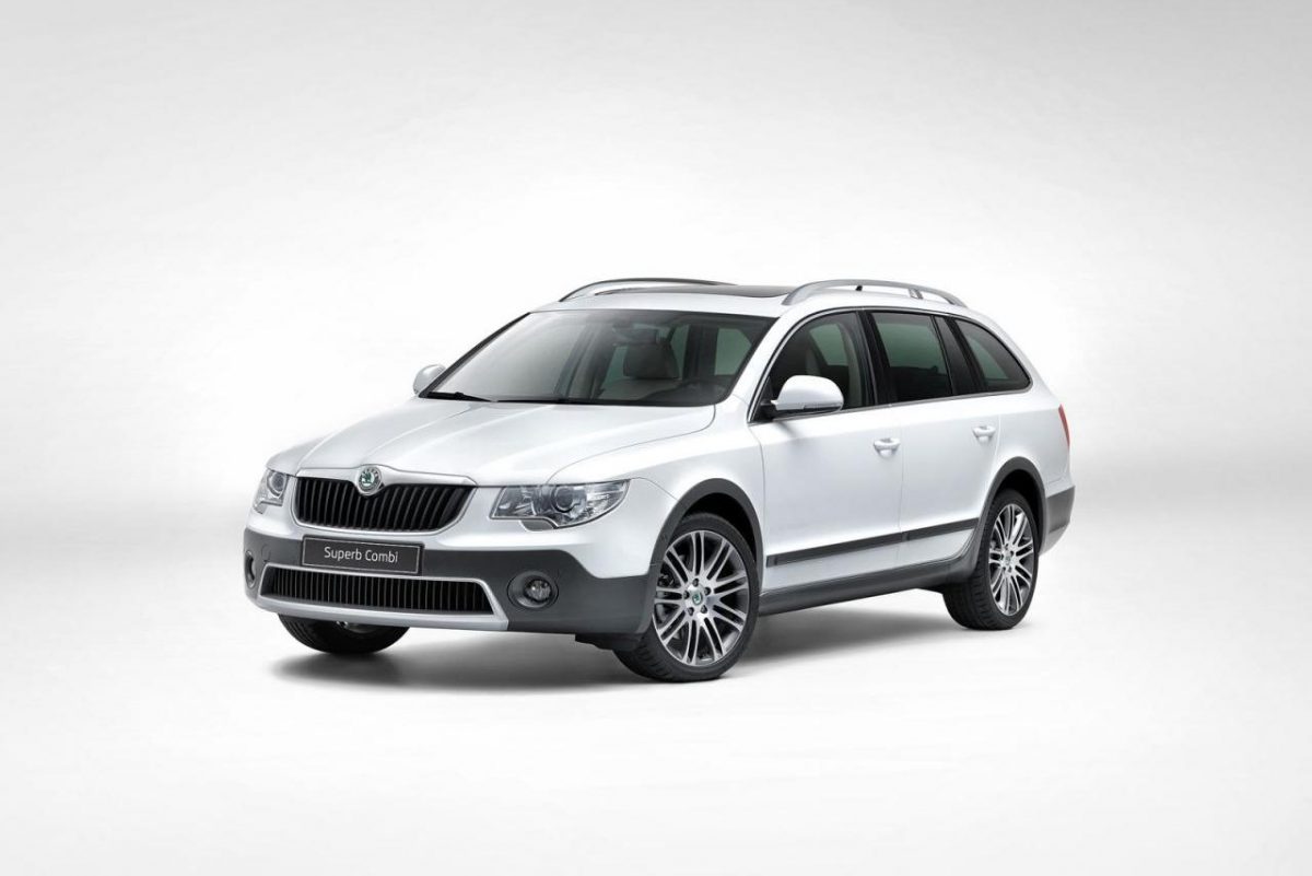 SKODA SUPERB