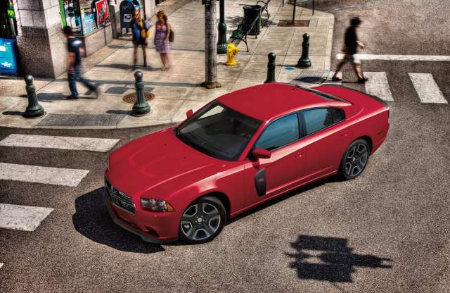 590 lóerős Chargert prezentál Detroitban a Dodge