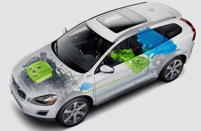 Nagy teljesítmény alacsony fogyasztással: elektromos Volvo XC