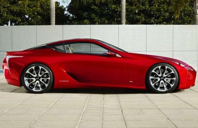 Fókuszban az új Lexus kupé