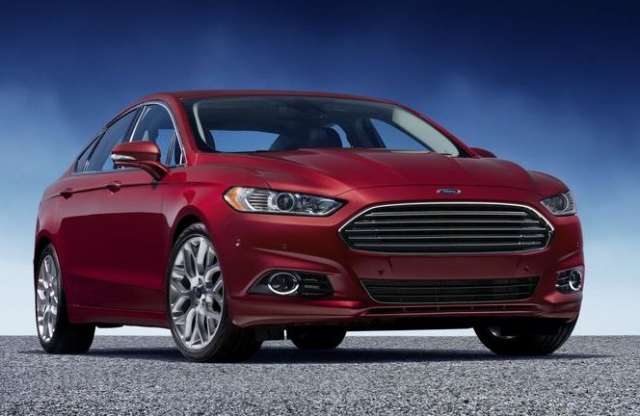 Konnektorból tölthető új Ford Mondeo