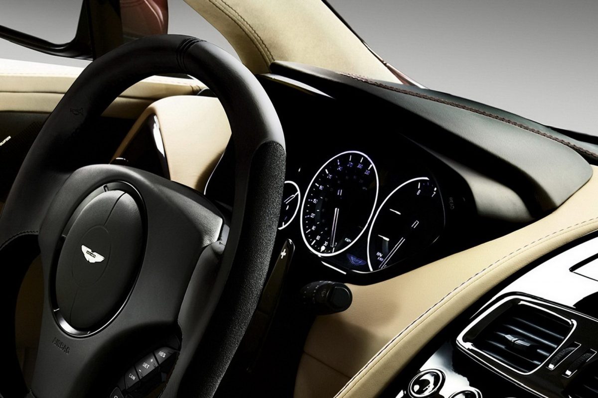 ASTON MARTIN VANQUISH