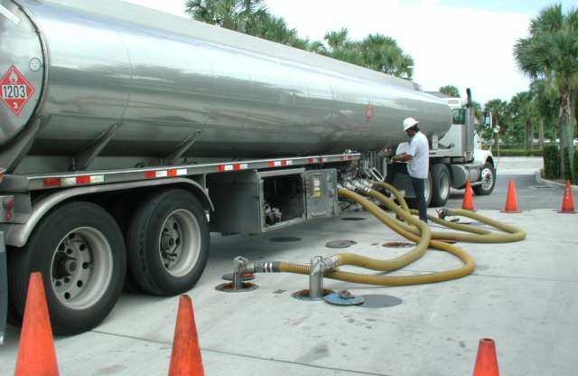 Rászállnak az üzemanyagcsalókra