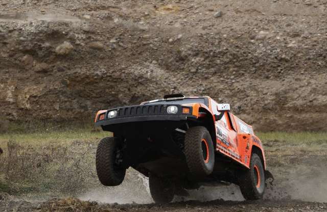 Szegény Robby Gordont az ág is húzza