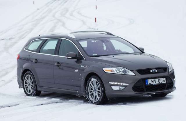 Jöhet az igazi tél! Hogyan vezessünk hóban, fagyban?