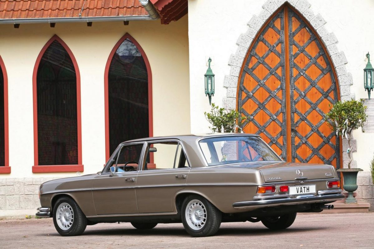MERCEDES-BENZ W 109