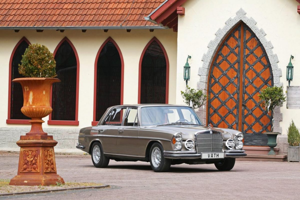MERCEDES-BENZ W 109