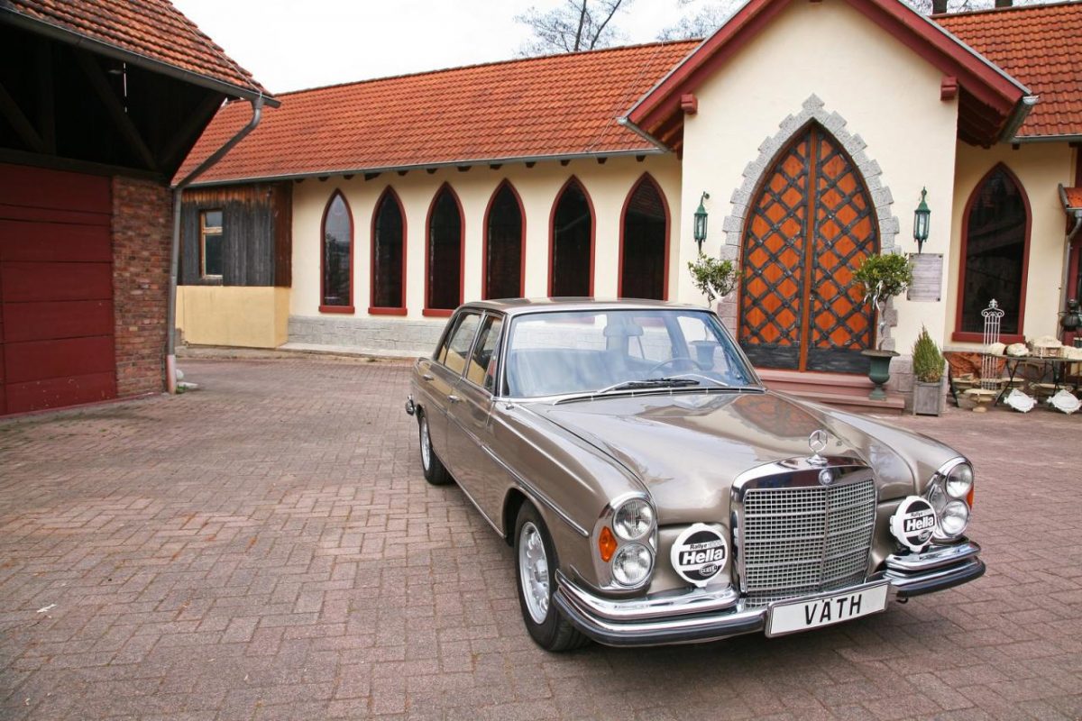 MERCEDES-BENZ W 109