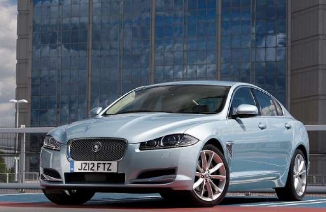 Nem takarékosabb, de olcsóbb! 163 lóerős dízel Jaguar XF