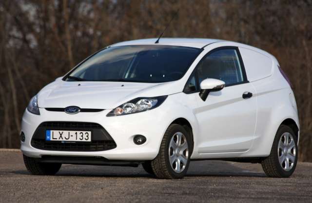Jobb autó, mint kisáruszállító a Ford Fiesta Van