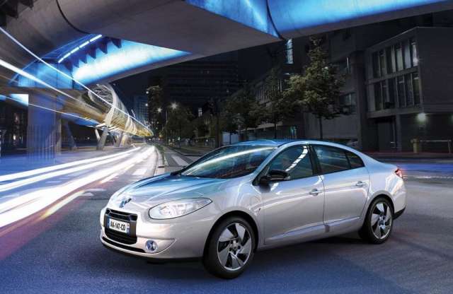 Teljes értékű villanyautó reklámáron - tarolhat a Renault?