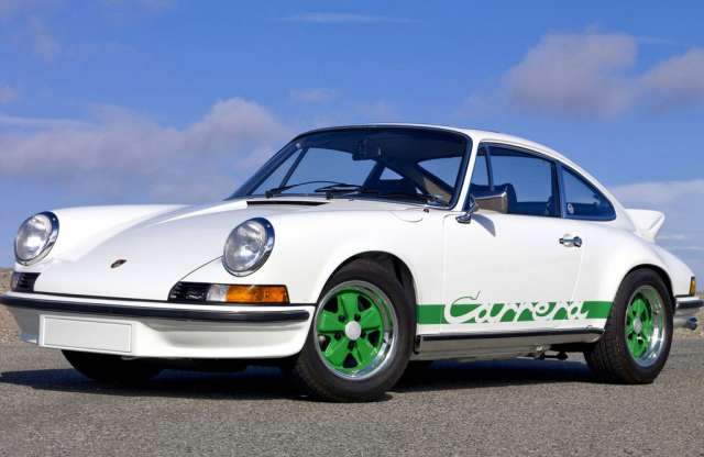 Gombokért nem kapod meg: eladó Button Porsche 911-ese