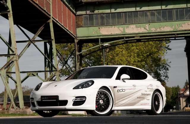 340-nél elektromos impulzus állítja meg a 700 lovas Panamerát