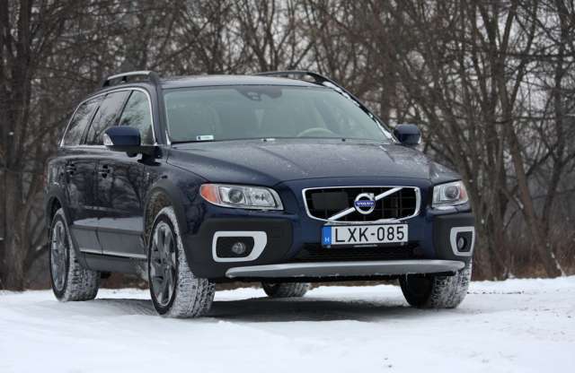 Vérző szívvel is kéne – Volvo XC70 teszt