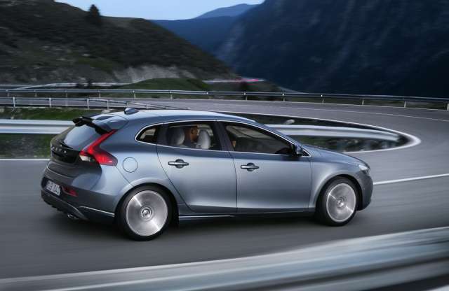 Volvo V40: méretek és motorok