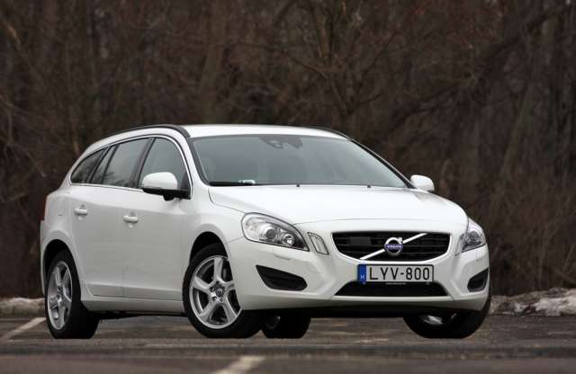 Józanul rázza a rongyot: Volvo V60 DRIVe teszt