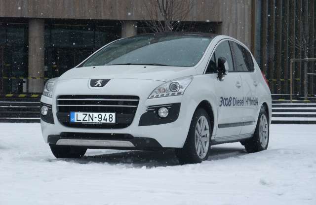 Rögtön megtetszett – Peugeot 3008 HYbrid4 miniteszt