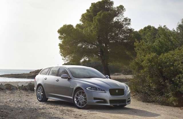 Genf 2012: Szép nagy fenekű lett a Jaguar XF kombi