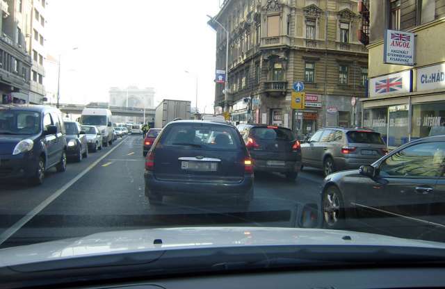 Enyém a sáv, tietek a lekvár – cipzár-elv a közlekedésben