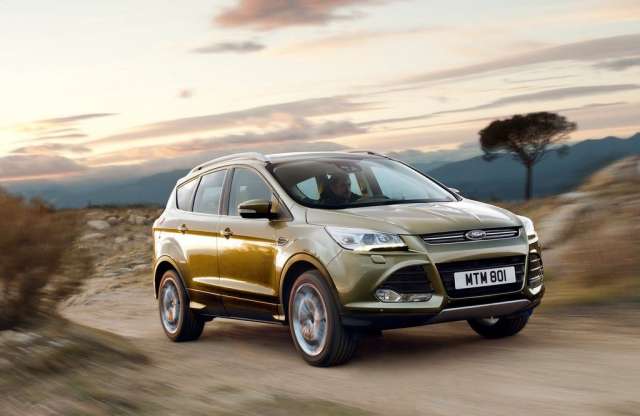 Már az új Ford Kuga feneke is rugdosható