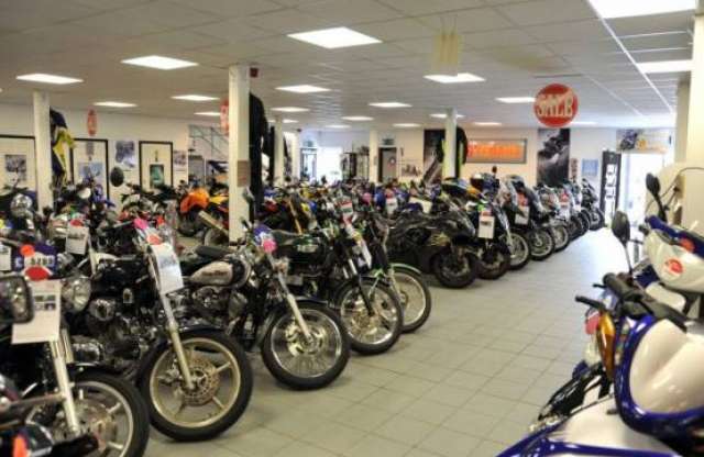 Itt a tavasz, pörög a motorpiac