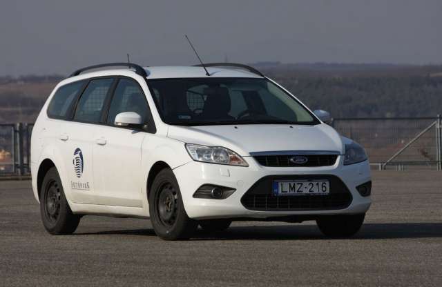 Használtteszten vall a priuszos Ford Focus kombi