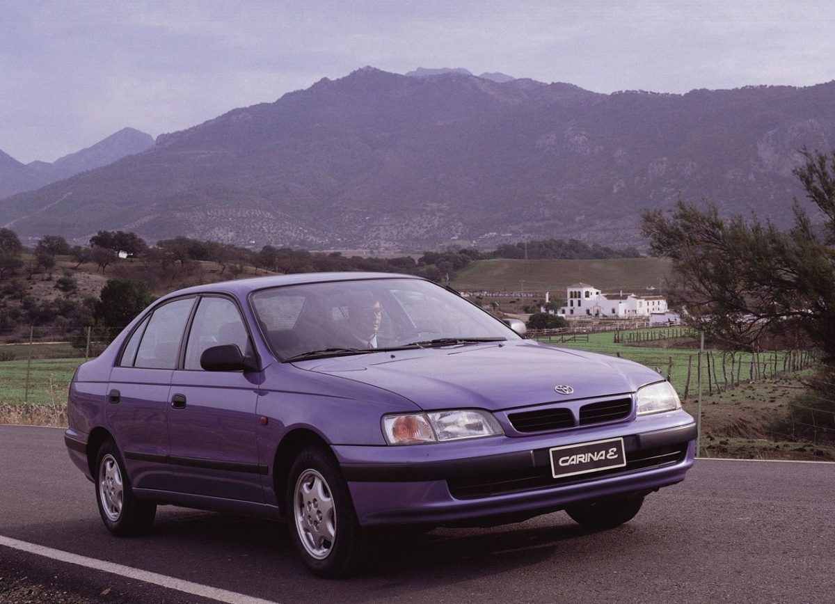 TOYOTA CARINA