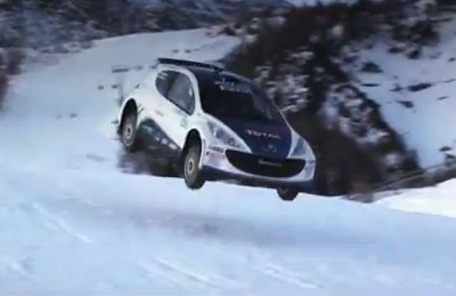 Síelő kontra raliversenyző: ki ér le előbb?