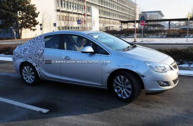 Háromhengeres benzinmotort kaphat az Opel Astra
