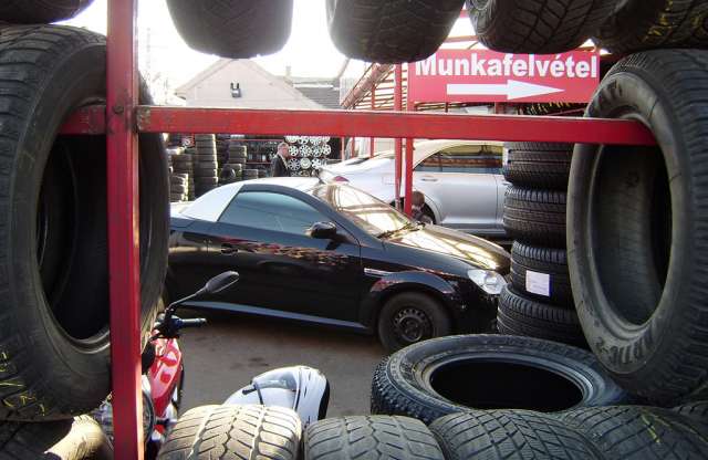 Gumi le, gumi fel – már megint