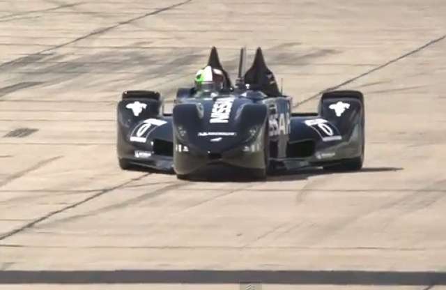 Batmobile a versenypályán