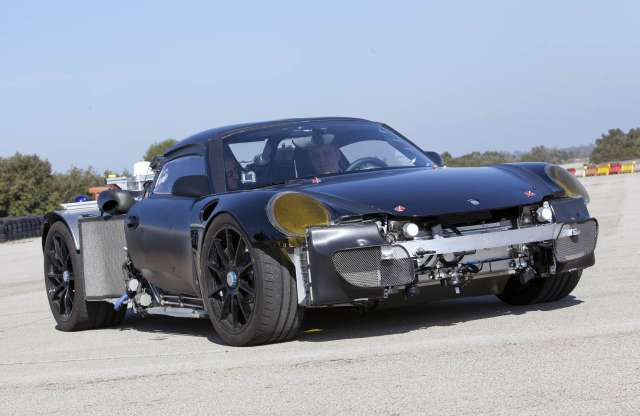 Mérnökpornó: érkezik az első fronthajtásos Porsche!