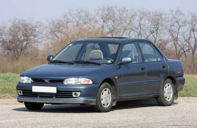 Aki ilyet talál, vegye meg! Használtteszten a 20 éves Lancer